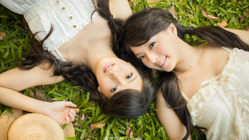 Asian Smiling Brunette Twin Sisters Teen Girls Wallpaper #476