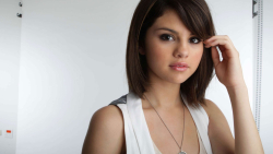Beautiful Selena Gomez American Singer Actress Celebrity Girl Wallpaper #002