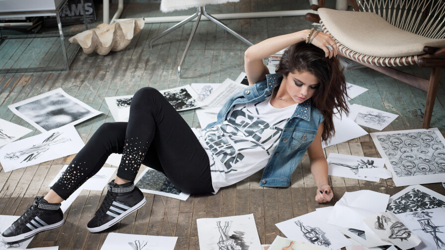 Beautiful Selena Gomez American Singer Actress Celebrity Girl Wallpaper #014