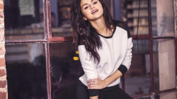Beautiful Selena Gomez American Singer Actress Celebrity Girl Wallpaper #027
