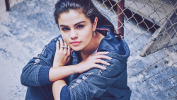 Beautiful Selena Gomez American Singer Actress Celebrity Girl Wallpaper #031