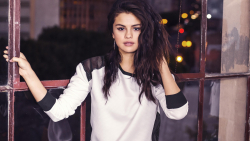 Beautiful Selena Gomez American Singer Actress Celebrity Girl Wallpaper #059