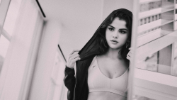 Beautiful Selena Gomez American Singer Actress Celebrity Girl Wallpaper #213