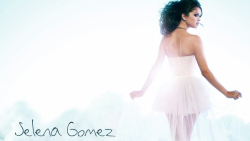 Beautiful Selena Gomez American Singer Actress Celebrity Girl Wallpaper #354