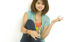 Beautiful Selena Gomez American Singer Actress Celebrity Girl Wallpaper #419