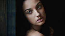 Blue-eyed Alla Berger Russian Brunette Model Girl Wallpaper #004