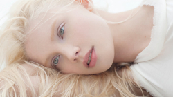 Blue-eyed Long-haired Daria Zhemkova Russian Blonde Supermodel Girl Wallpaper #001