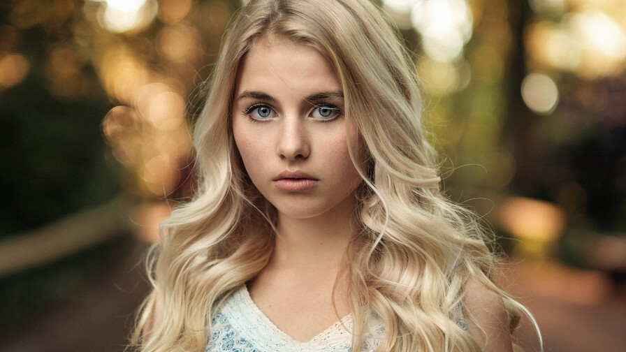 Blue-eyed Long-haired Jellina Krasivia Blonde Teen Model Girl Wallpaper #001