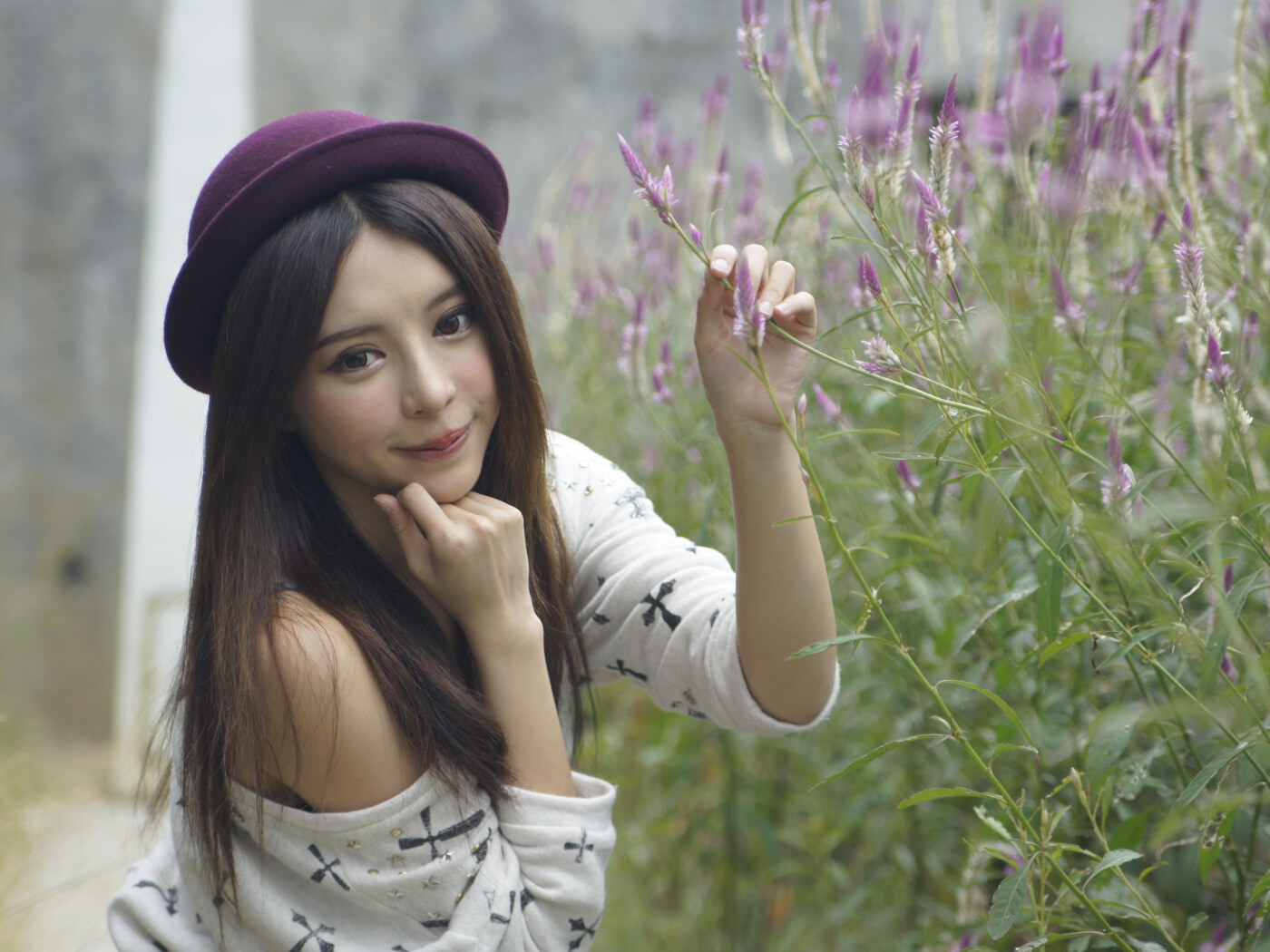 Long-haired Smiling Zhang Qi Jun Taiwanese Asian Model Teen Girl ...