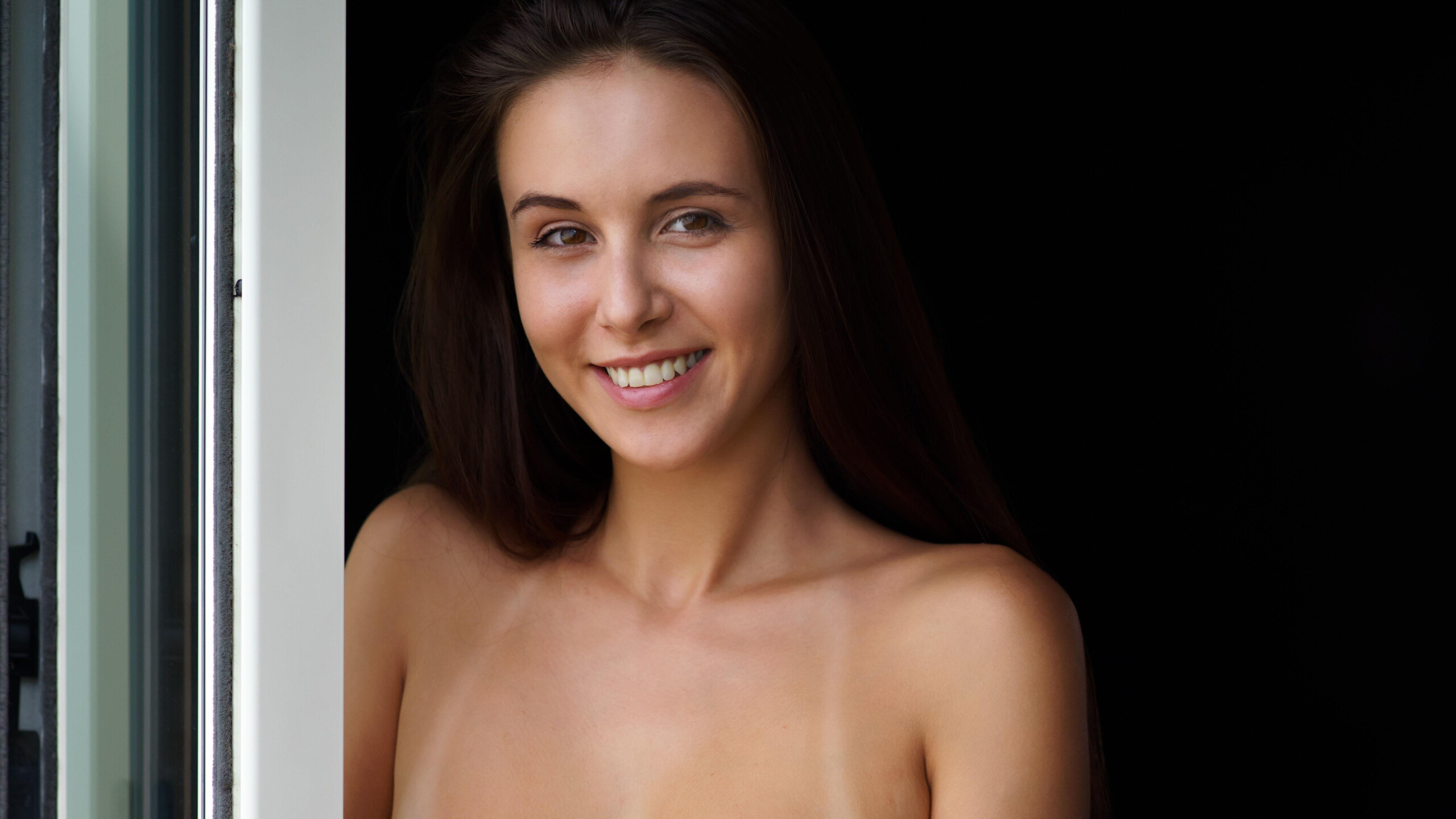 Nude Slim Smiling Tanned Busty Long-haired Alisa Amore Brunette Teen Girl Wallpaper #299