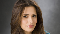 Sarah Shahi American Actress Celebrity Girl Wallpaper 001