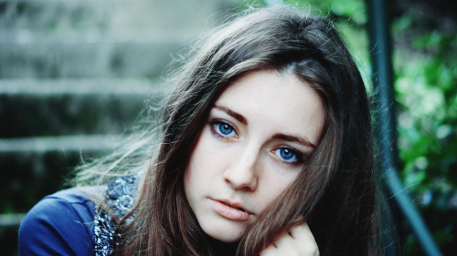 Sexy Blue-eyed Long-haired Brunette Teen Girl Wallpaper #4047