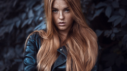 Sexy Blue-eyed Long-haired Red Hair Teen Girl Wallpaper #7714