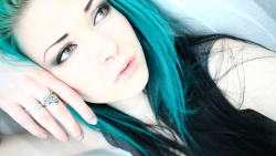 Sexy Pierced Blue-eyed Long-haired Green Hair Teen Girl Wallpaper #5685