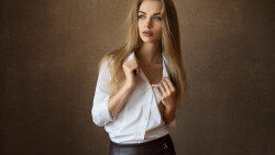 Sexy Slim Blue-eyed Long-haired Blonde Teen Girl Wallpaper #5543