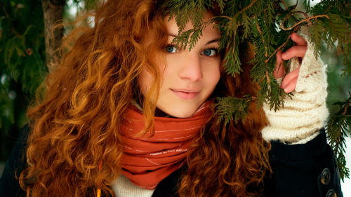 Sexy Smiling Blue-eyed Long-haired Red Hair Teen Girl Wallpaper #7953