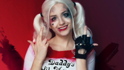 Sexy Smiling Long-haired Blonde Harley Quinn Cosplay Teen Girl Wallpaper #7031