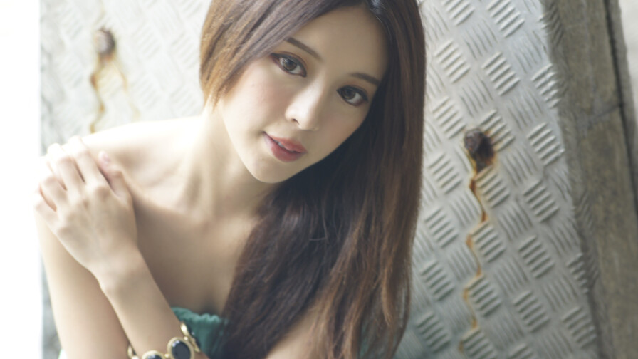 Slim Long-haired Zhang Qi Jun Taiwanese Brunette Asian Model Teen Girl Wallpaper #035