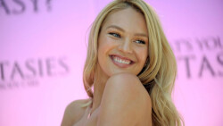 Slim Smiling Candice Swanepoel South African Long-haired Blonde Model Girl Wallpaper #095