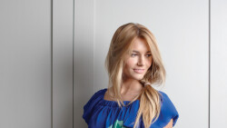 Slim Smiling Long-haired Nadege Dabrowski French Blonde Model Girl Wallpaper #005