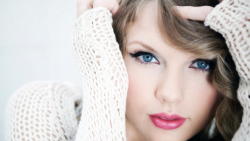 Taylor Swift American Singer Celebrity Girl Wallpaper #004