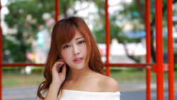 Xiao Xi Asian Long Haired Red Hair Teen Girl Wallpaper #005