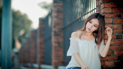 Zhang Qi Jun Taiwanese Asian Long-haired Brunette Model Teen Girl Wallpaper #003